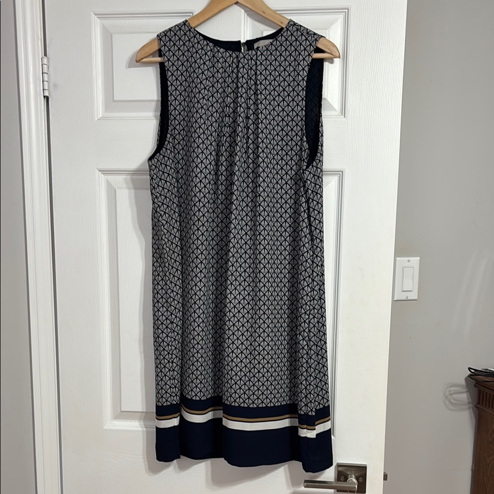Elegant Black and White Sleeveless Dress